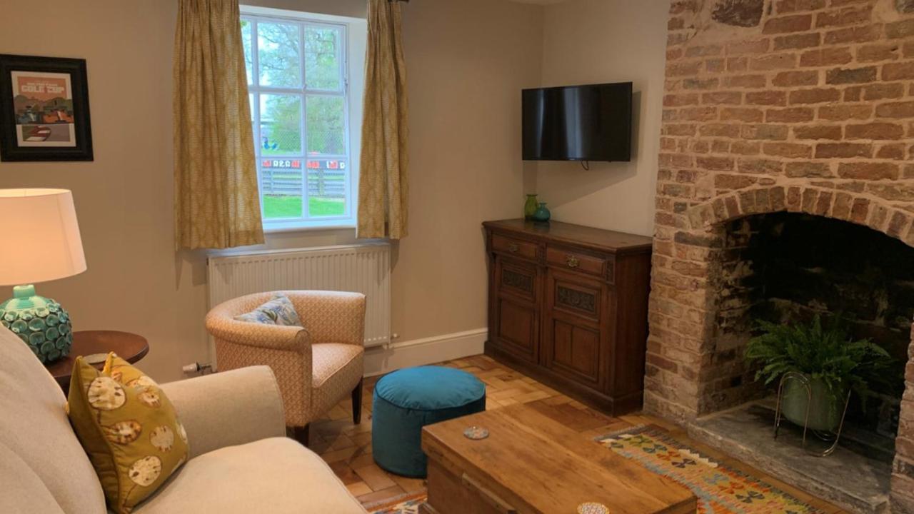 Oulton Park Lodge Little Budworth Екстериор снимка